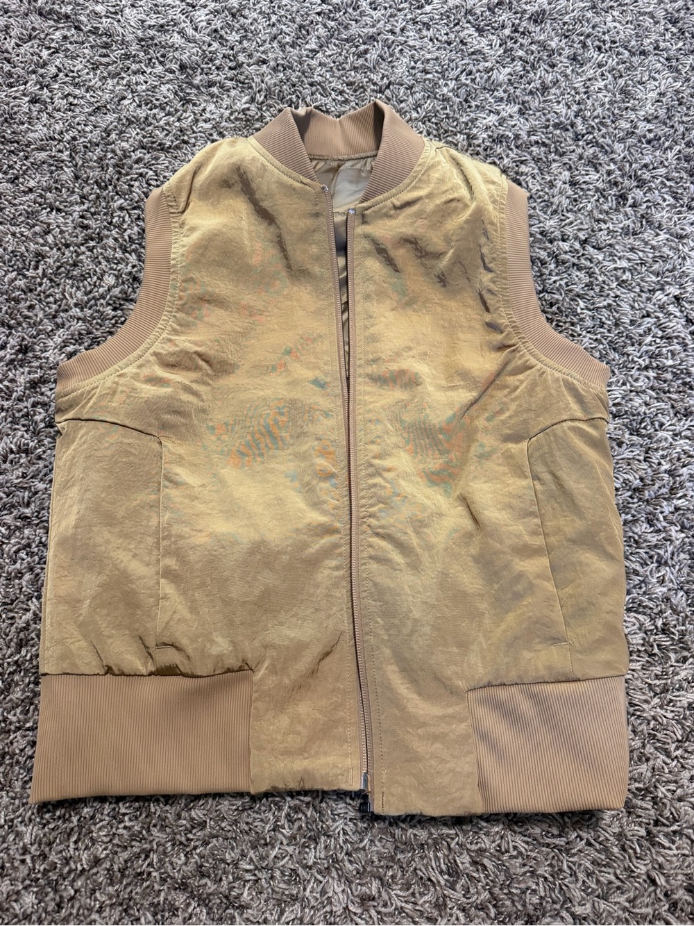 lululemon athletica Shiny Taupe Quilted Sleeveless reversible vest - Picture 2 of 7